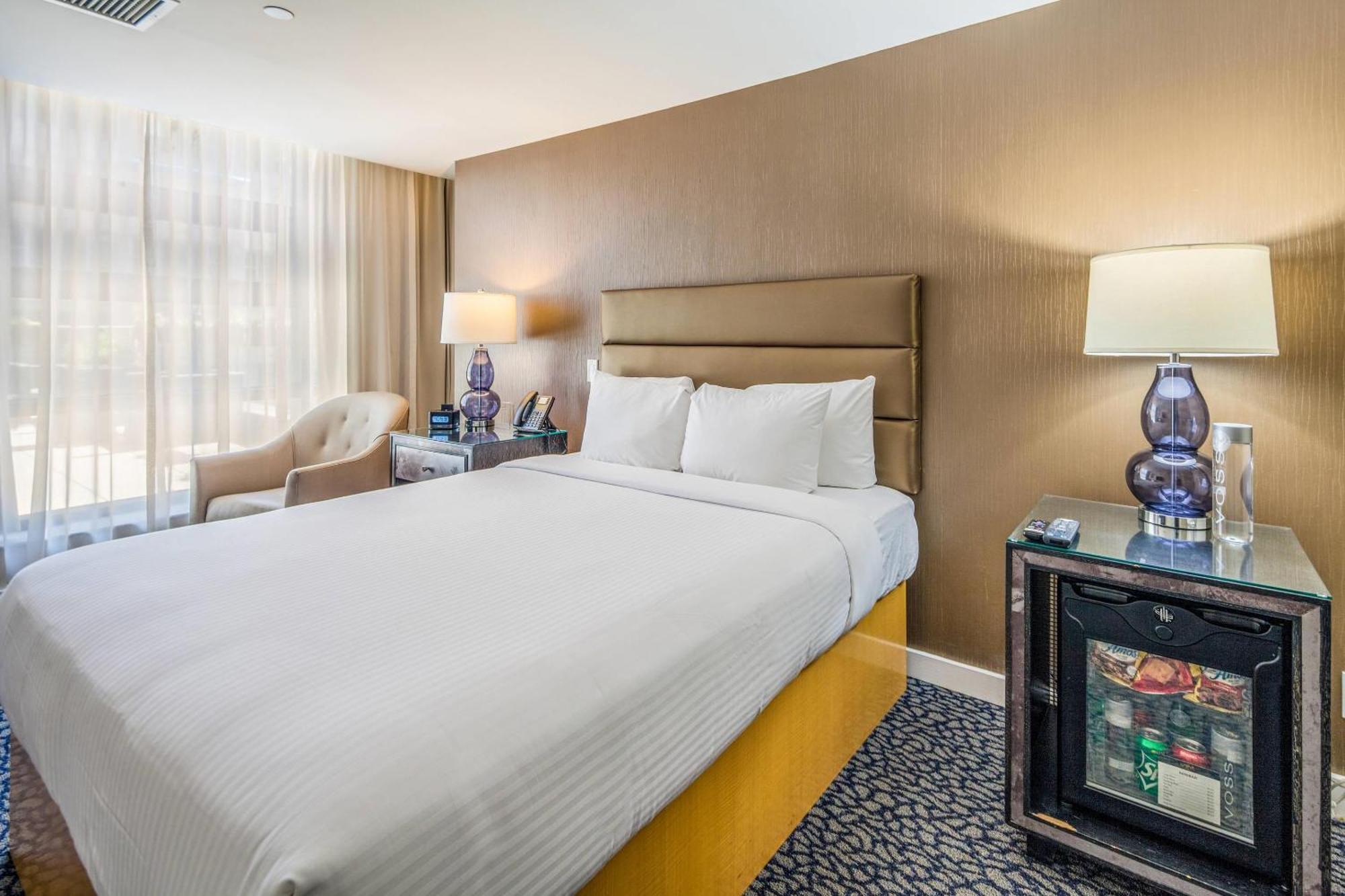 The Historic Blue Angel Lexington Ave, Ascend Collection 3*